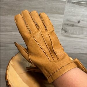 3/$30 Vintage Genuine tan Leather Gloves size 9 - buck stitch style